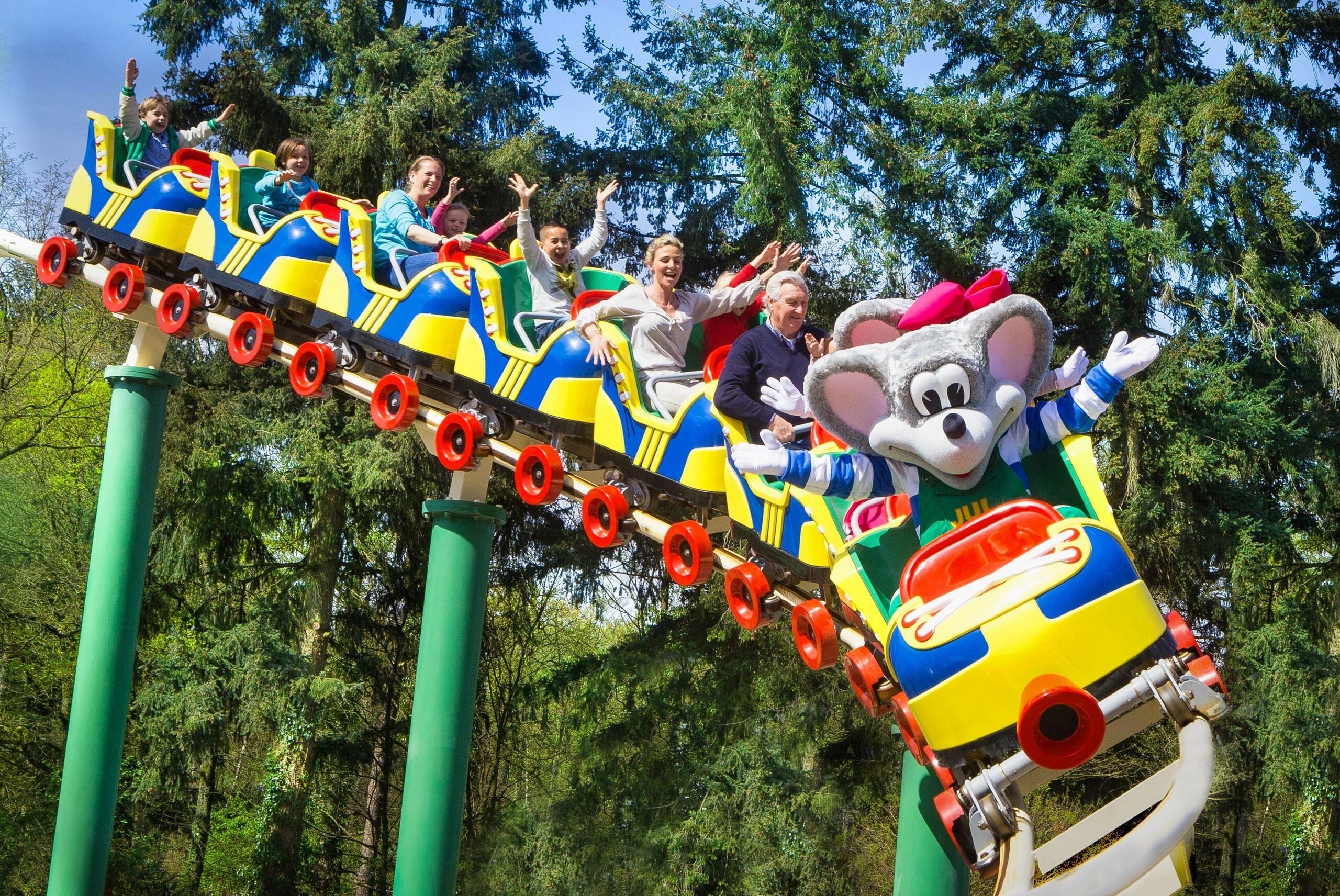 Kinderpretpark julianatoren achtbaan juls rollerskates